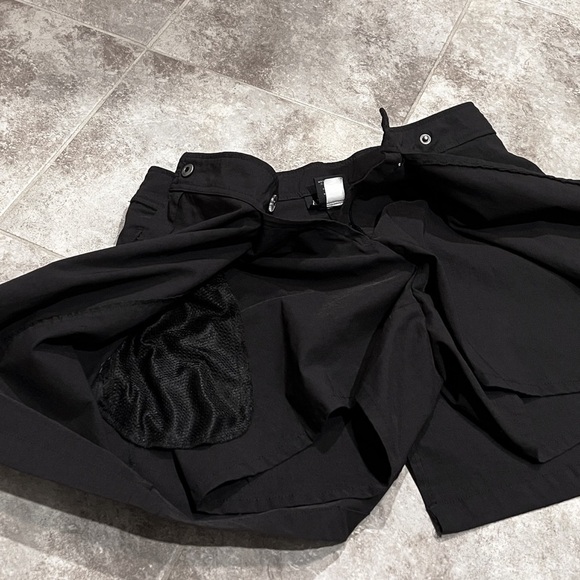 Athleta Wrap Front Athletic Skort Solid Black Pockets Mid Rise Size 4 Stretch - Picture 6 of 9